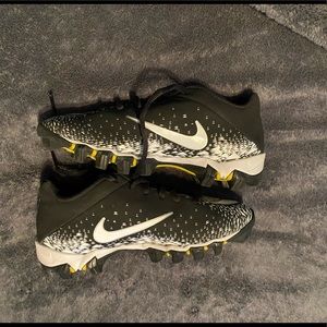 Boys Size 1.5 Nike Football Cleats